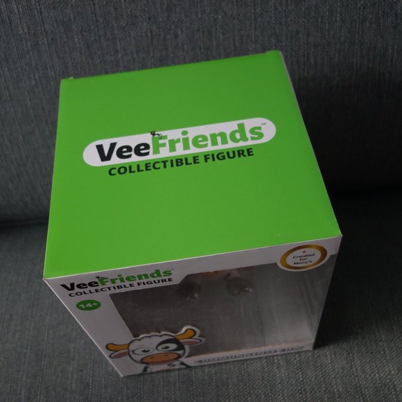 VeeFriends Common Sense Cow Collectible Figure Made for Macy's - Picture 5 of 7